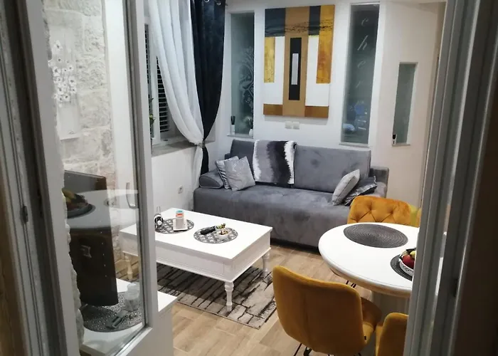 Cherry Luxury דירה קורצולה