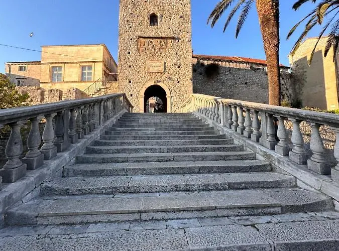 Cherry Luxury דירה קורצולה